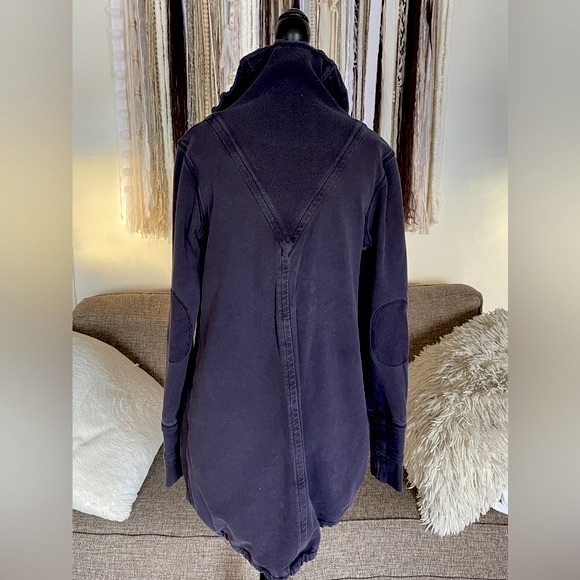 LULULEMON | Gratitude Wrap - Picture 2 of 6